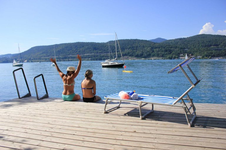 Pontile della spiaggia privata del Kusternighof