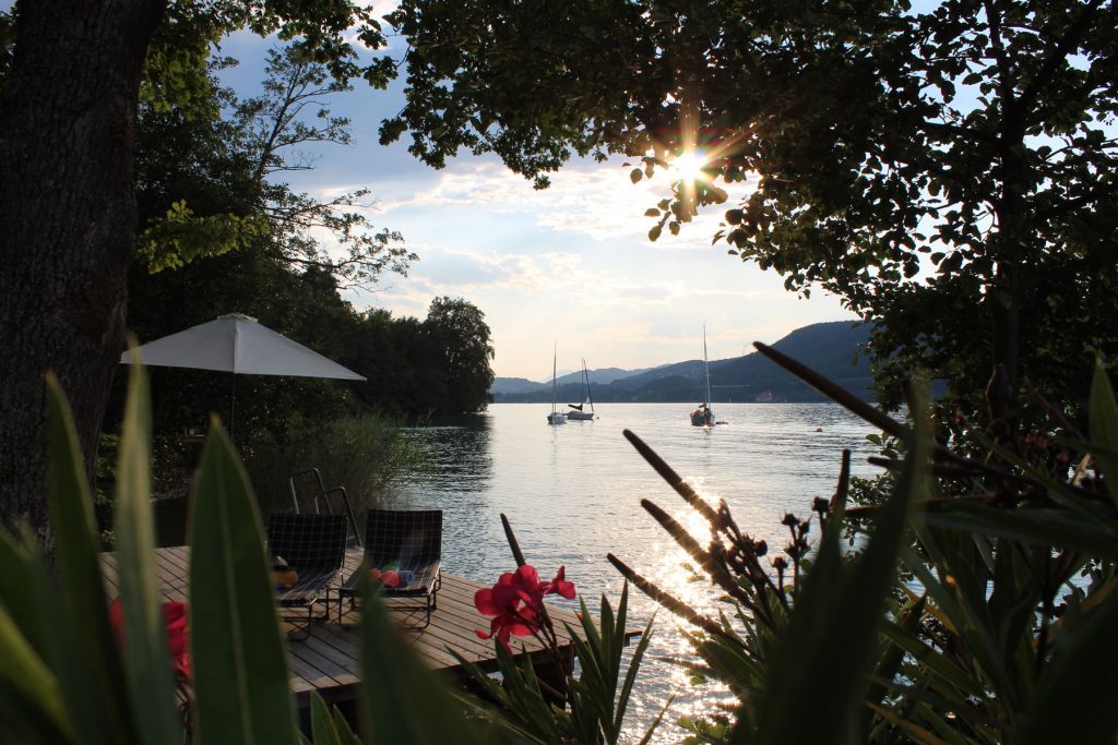 Badesteg am Privatstrand – Ferienwohnung mit Seezugang am Wörthersee
